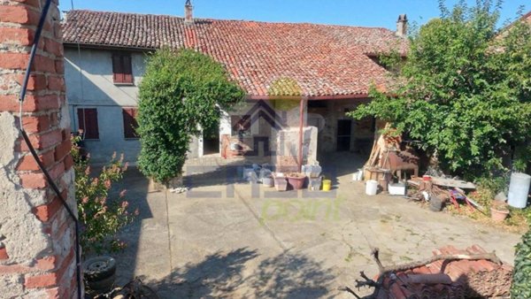 casa indipendente a Grumello Cremonese ed Uniti in zona Grumello Cremonese