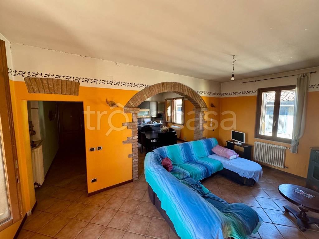appartamento in vendita a Grumello Cremonese ed Uniti in zona Grumello Cremonese
