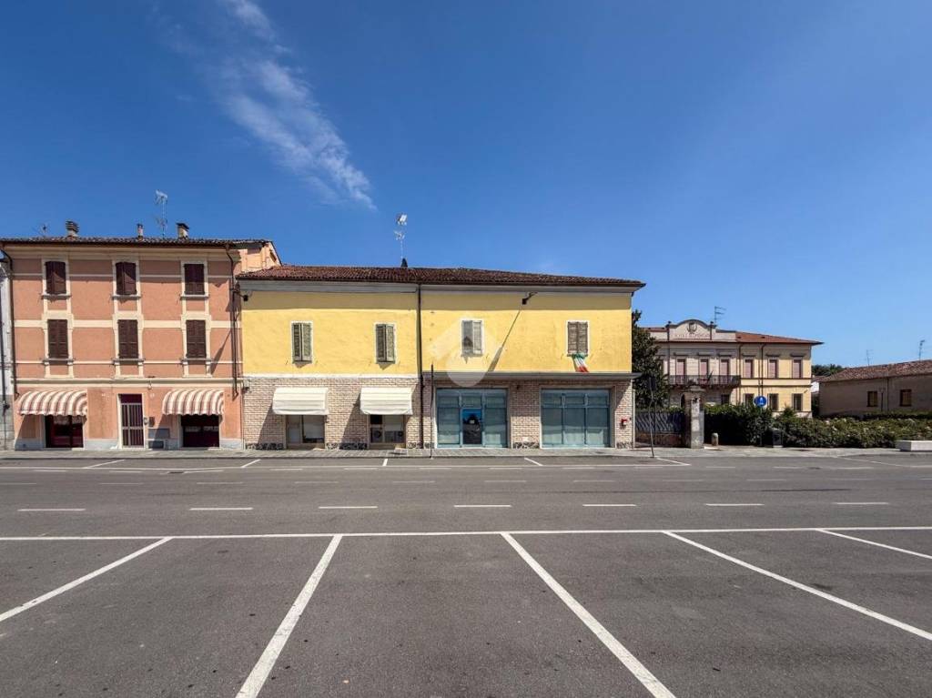 negozio in vendita a Gussola