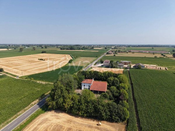 casa indipendente in vendita a Gussola