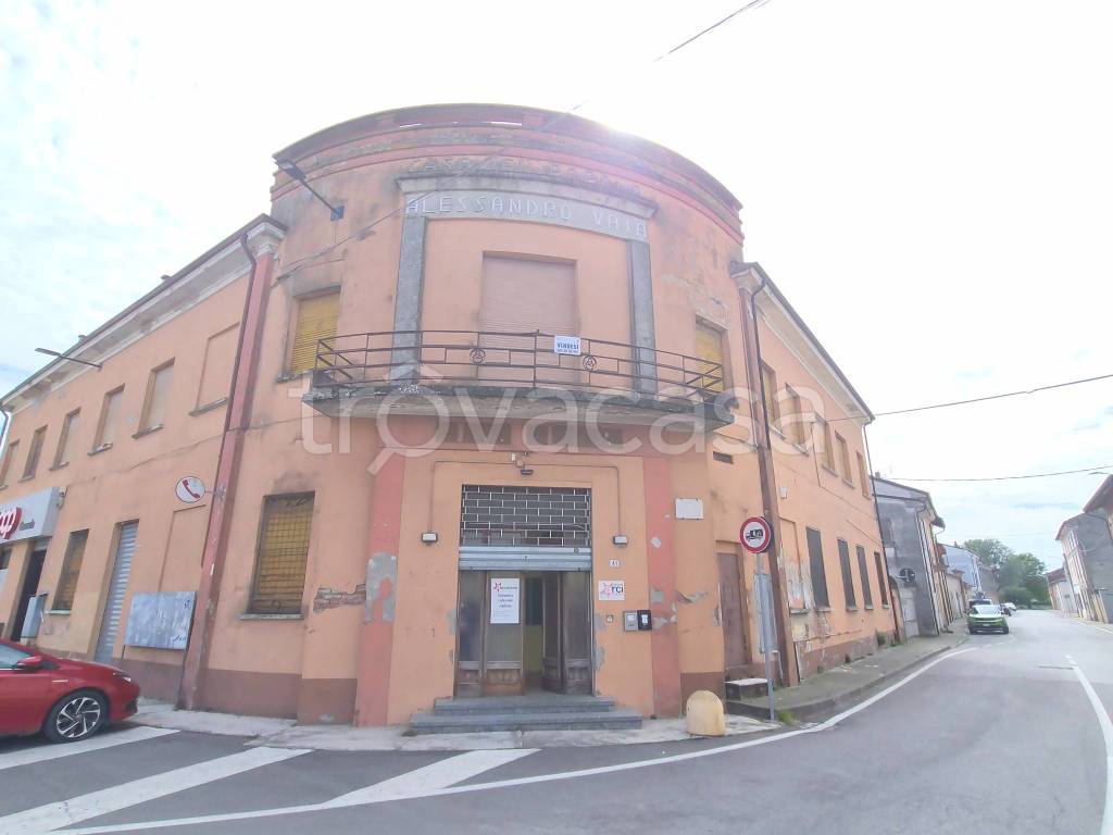 negozio in vendita a Gussola