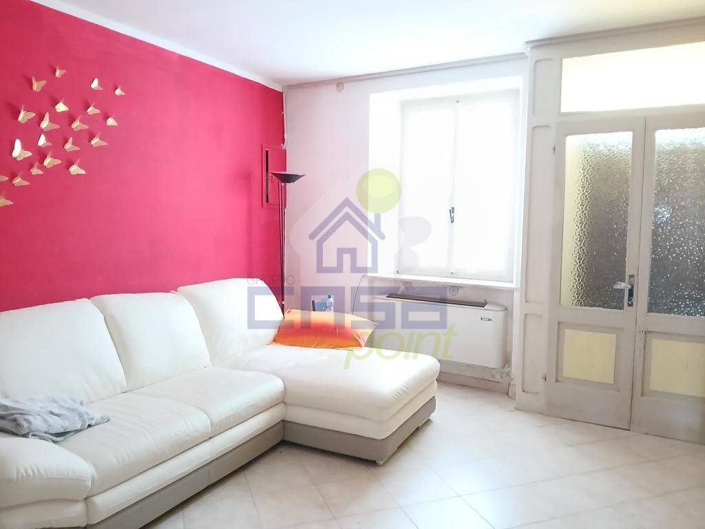 casa indipendente in vendita ad Isola Dovarese
