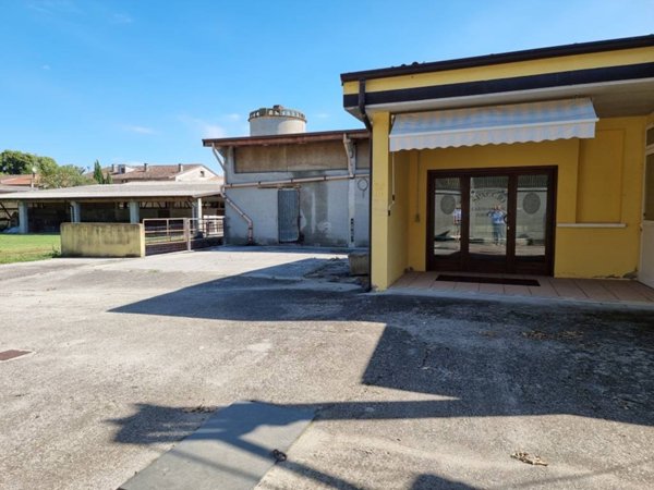 terreno agricolo in vendita ad Isola Dovarese