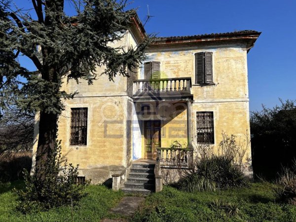 casa indipendente in vendita ad Isola Dovarese