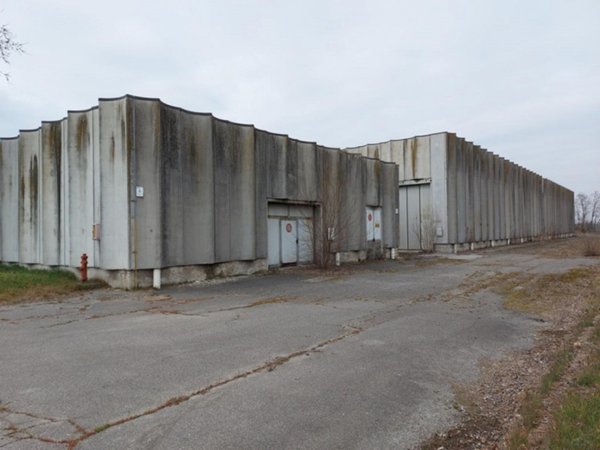 capannone in vendita ad Isola Dovarese