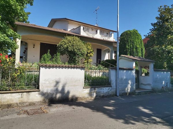 casa indipendente in vendita ad Isola Dovarese