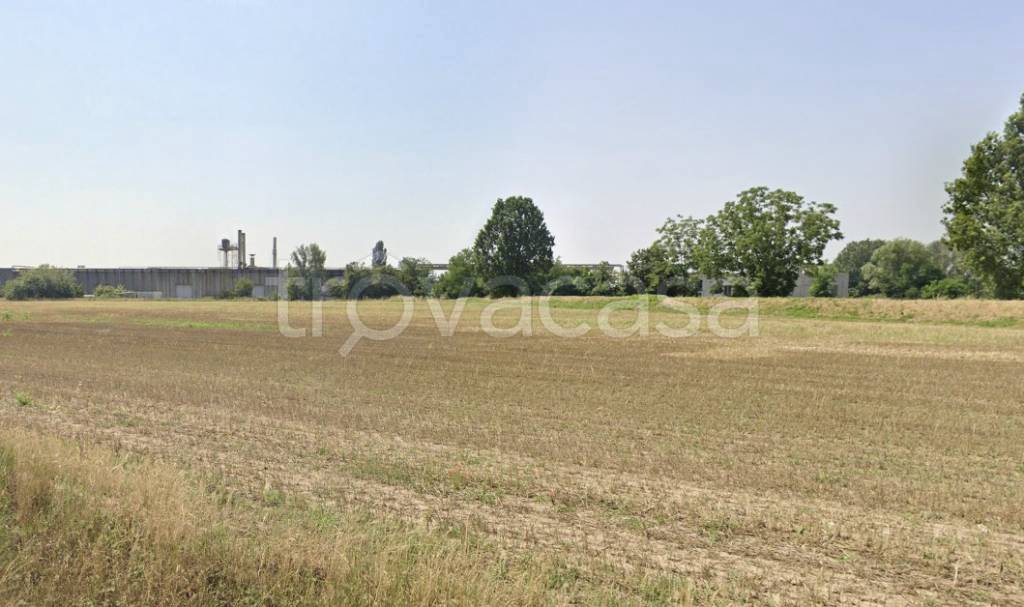 locale commerciale in vendita ad Isola Dovarese