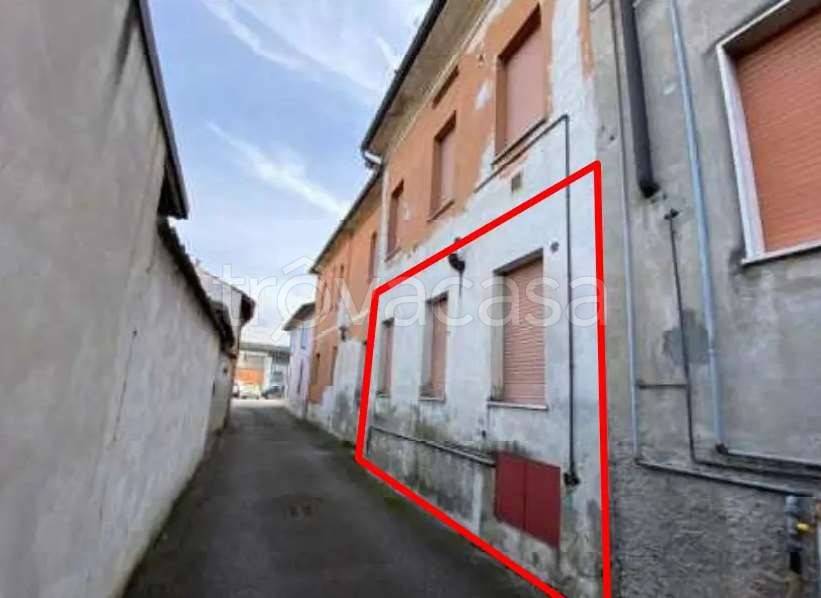 appartamento in vendita ad Isola Dovarese