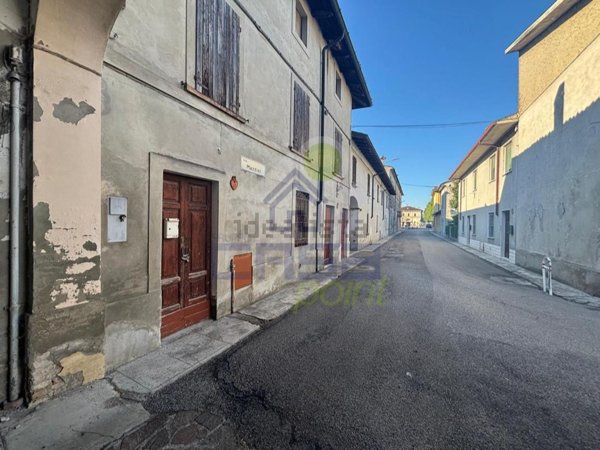 casa indipendente in vendita ad Isola Dovarese