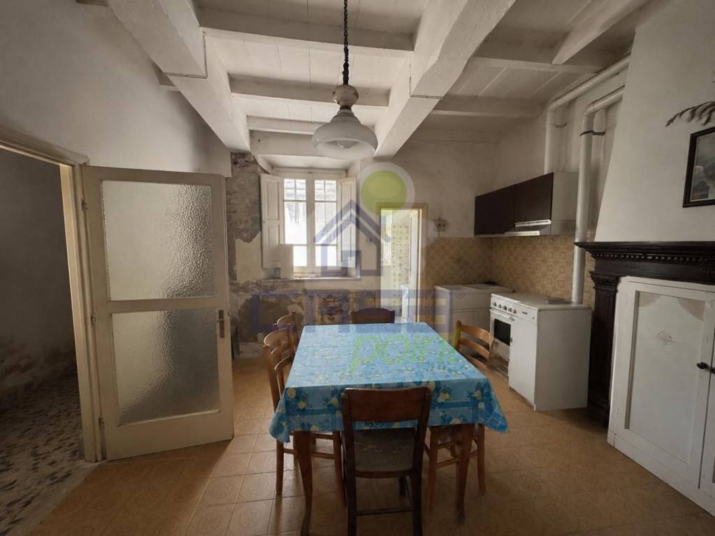 casa indipendente in vendita ad Isola Dovarese