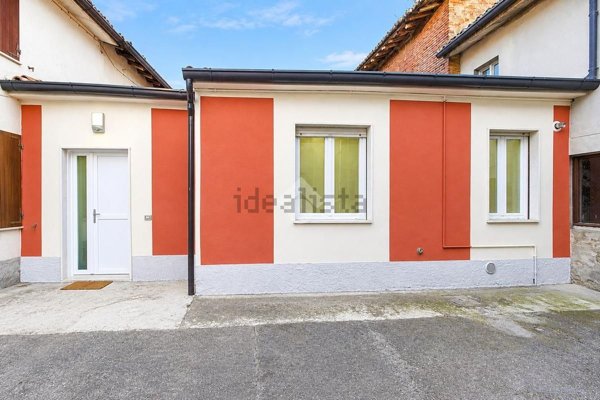casa indipendente in vendita ad Isola Dovarese