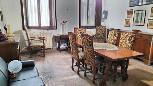 quadrivano in vendita ad Izano