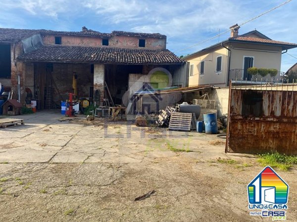 casa indipendente in vendita ad Izano