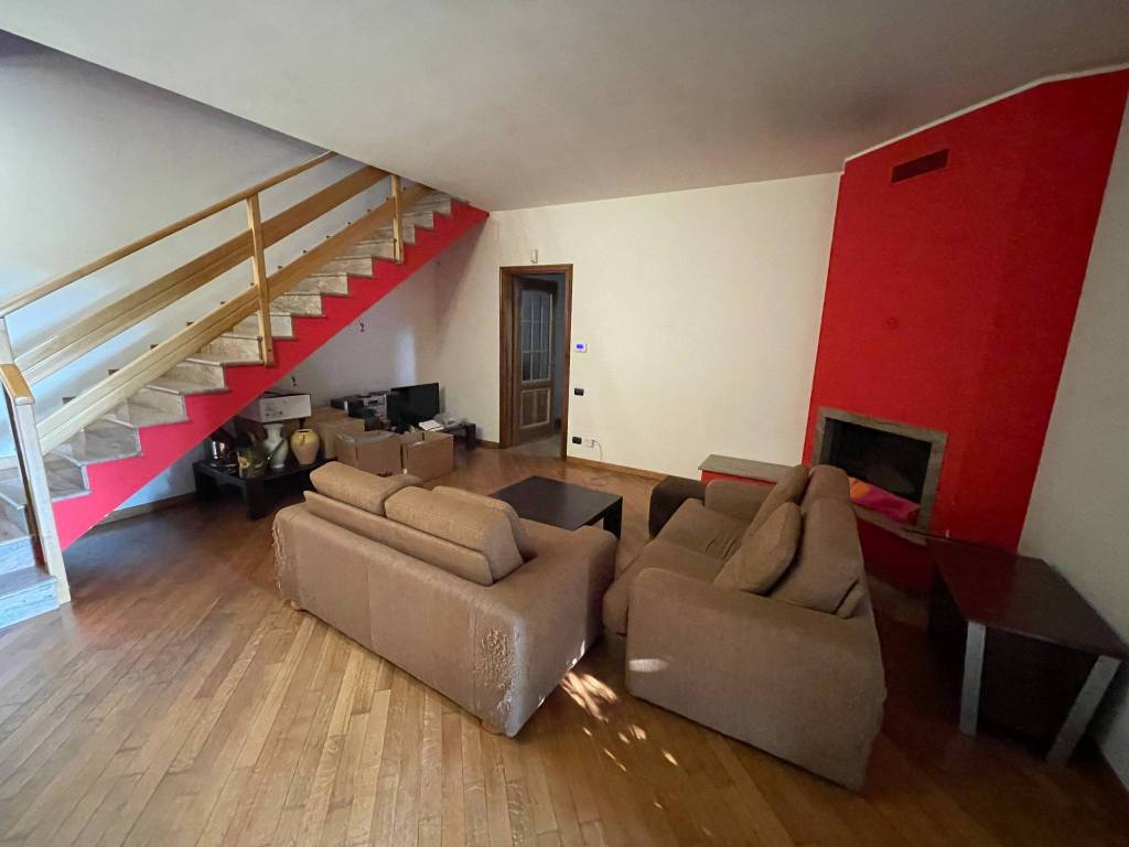 casa indipendente in vendita ad Izano