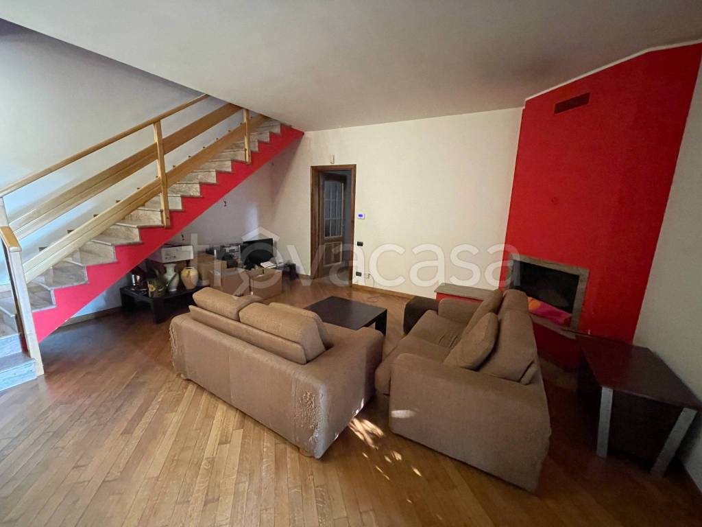 casa indipendente in vendita ad Izano