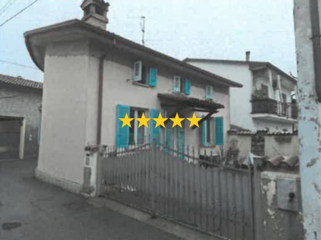 casa indipendente in vendita ad Izano