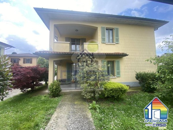casa indipendente in vendita ad Izano