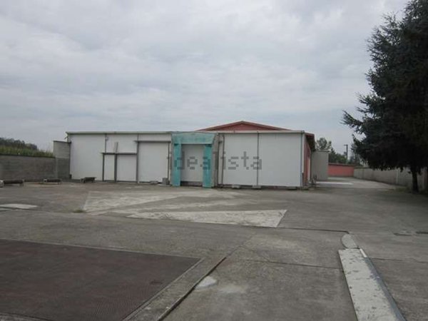 ufficio in vendita ad Izano