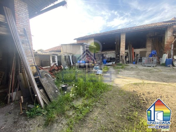 casale in vendita ad Izano