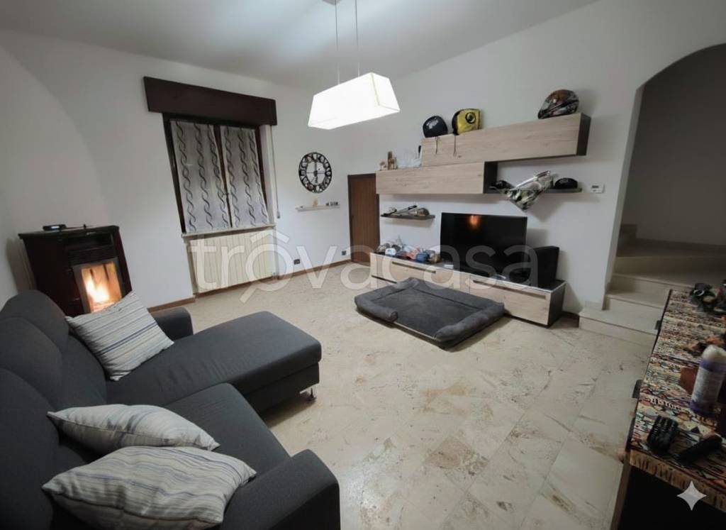 casa indipendente in vendita ad Izano