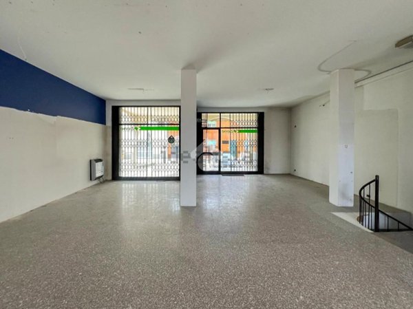 locale commerciale in vendita a Madignano