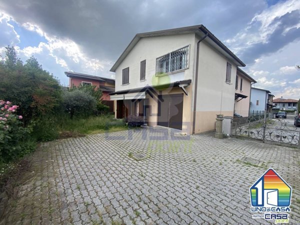 casa indipendente in vendita a Madignano