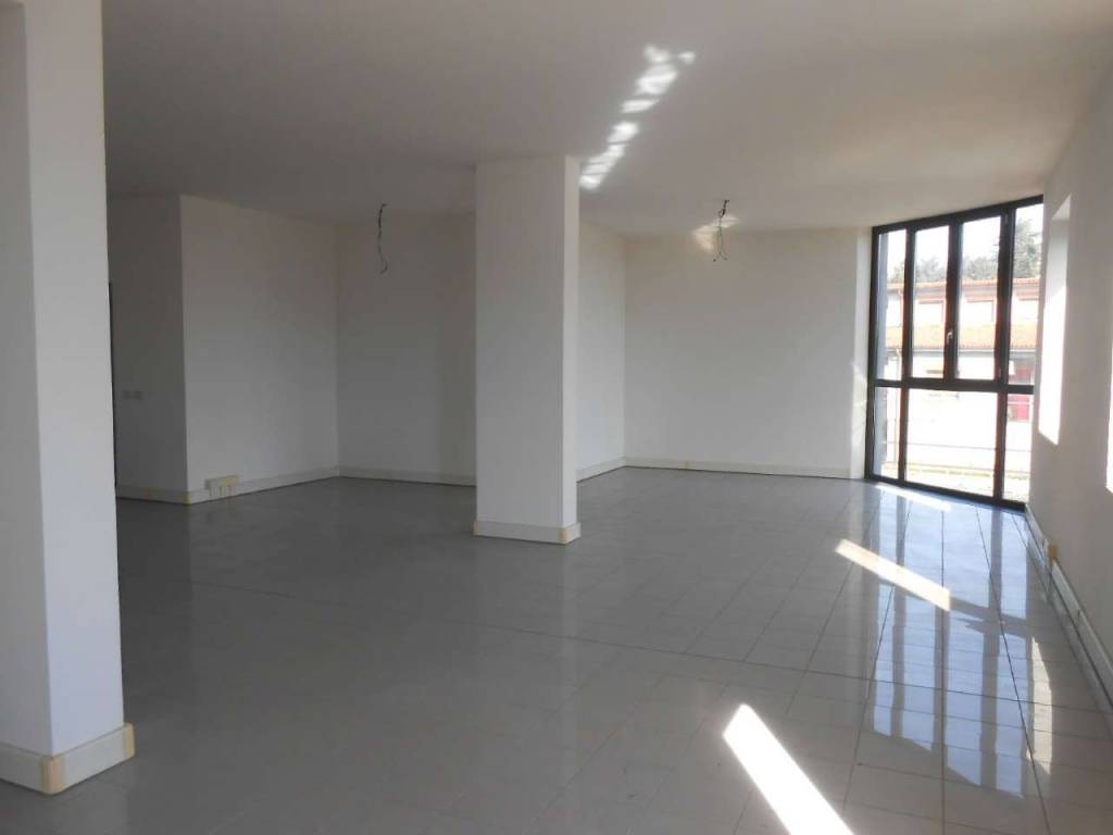 ufficio in vendita a Madignano