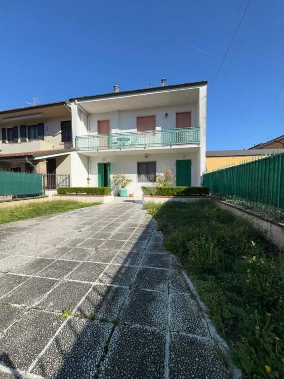 casa indipendente in vendita a Madignano