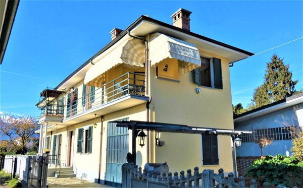 casa indipendente in vendita a Pinerolo in zona Abbadia Alpina