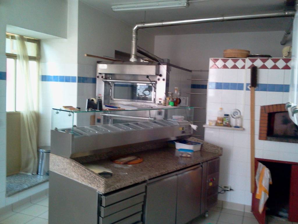 negozio in vendita a Pinerolo in zona Baudenasca