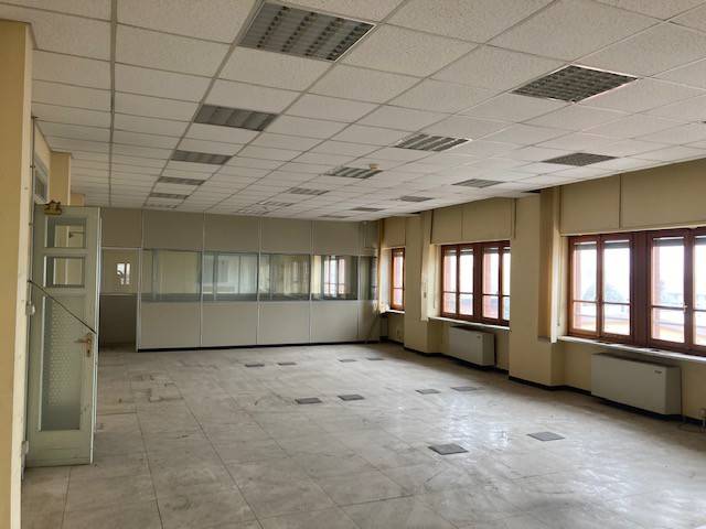 intera palazzina in vendita a Pinerolo in zona Abbadia Alpina