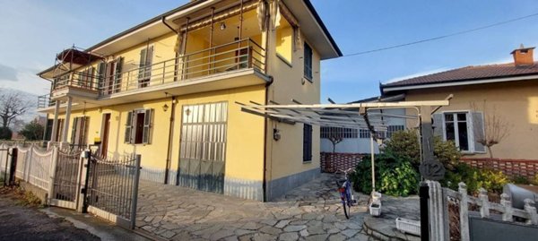 casa indipendente in vendita a Pinerolo