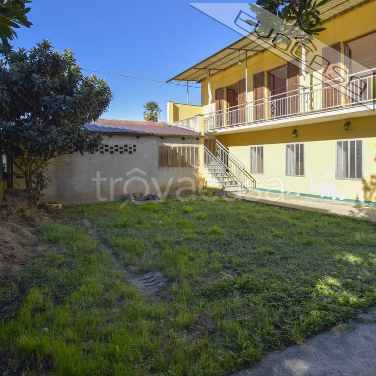 casa indipendente in vendita a Pinerolo in zona Riva