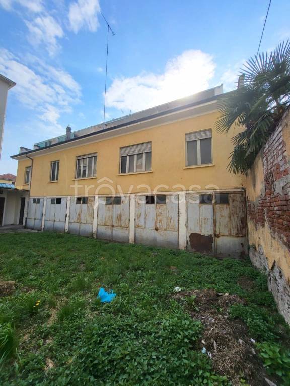 locale di sgombero in vendita a Pinerolo