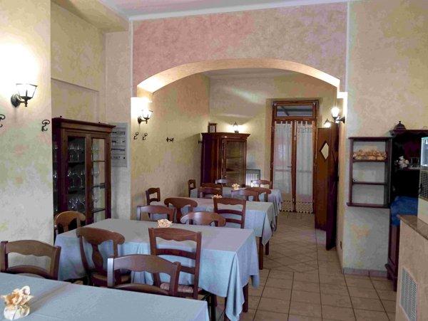 locale commerciale in vendita a Pinerolo