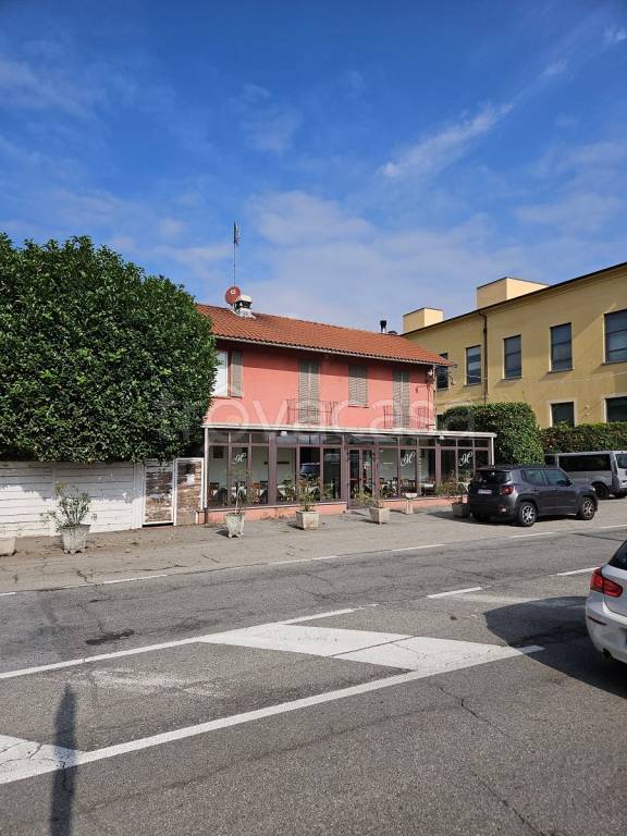 negozio in vendita a Pinerolo