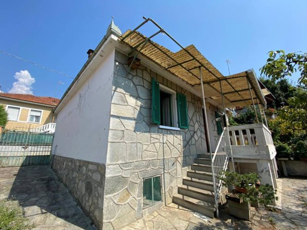 casa indipendente in vendita a Pinerolo