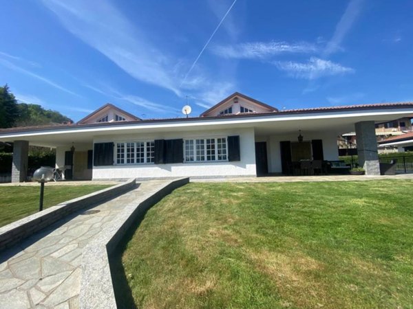 casa indipendente in vendita a Pinerolo in zona Abbadia Alpina