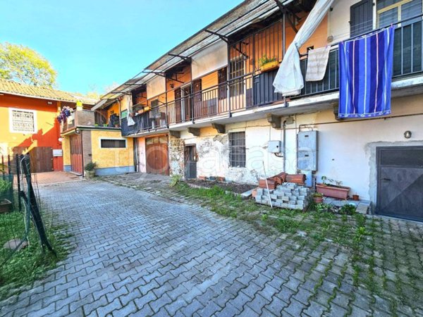 casa indipendente in vendita a Pinerolo in zona Abbadia Alpina