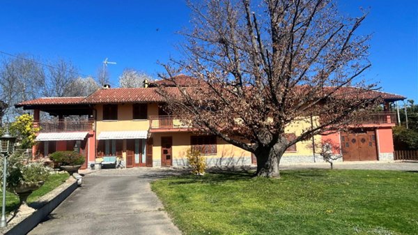 casa indipendente in vendita a Pinerolo in zona Riva