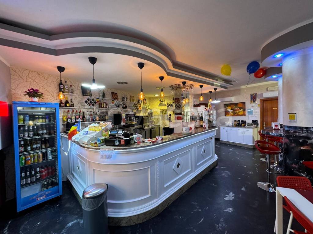 negozio in vendita a Pinerolo