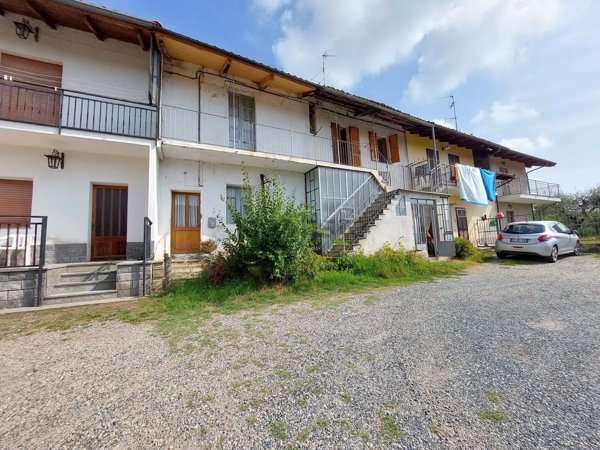 casa indipendente in vendita a Pinerolo