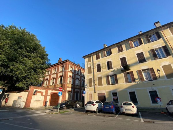 locale commerciale in vendita a Pinerolo