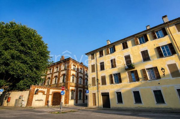 negozio in vendita a Pinerolo