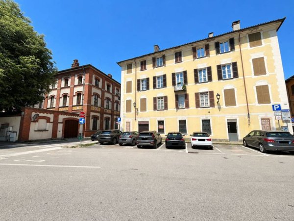 negozio in vendita a Pinerolo