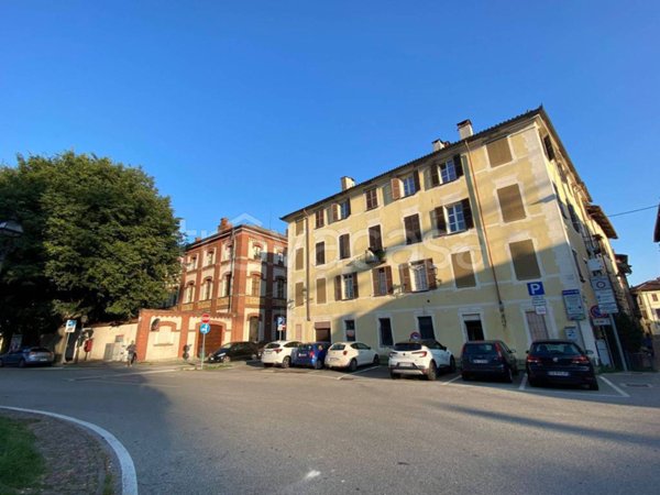 negozio in vendita a Pinerolo