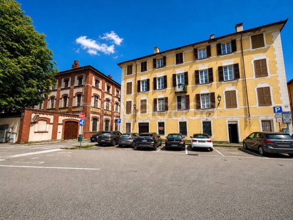 negozio in vendita a Pinerolo