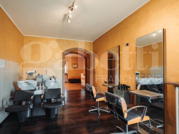 negozio in vendita a Pinerolo