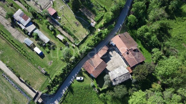 casa indipendente in vendita a Pinerolo in zona Abbadia Alpina