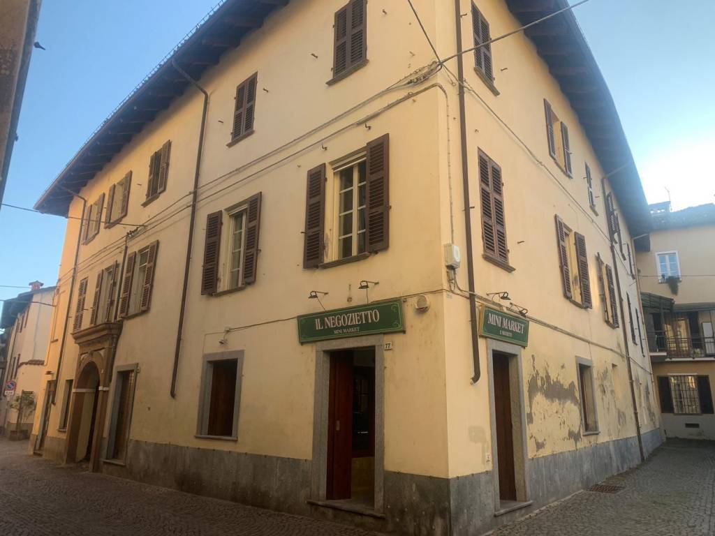 negozio in vendita a Pinerolo